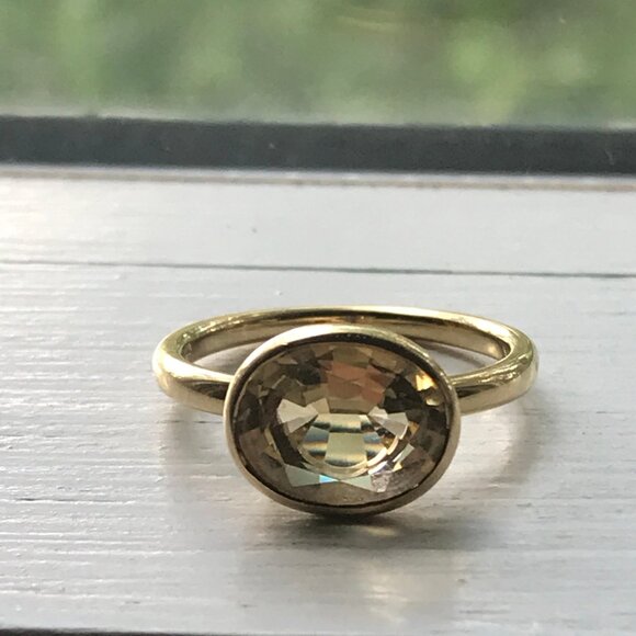 Lisa Eldridge The Meena Ring Oval Cut Light Citrine in Solid 18K Gold - Picture 2 of 4